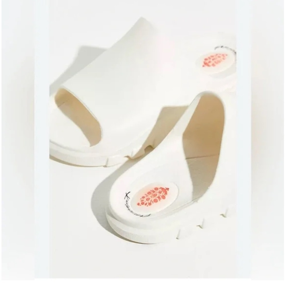 Free people half time slides in white size 11/EU41 NWOB - Picture 2 of 6
